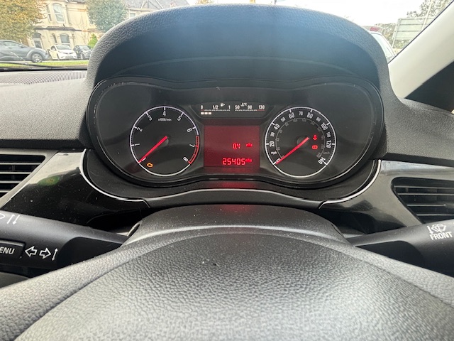 
								2015 VAUXHALL CORSA 1.2 Sting 3dr full									
