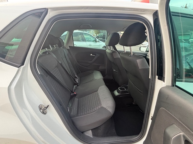 
								VOLKSWAGEN POLO 10 75 Match 5dr full									