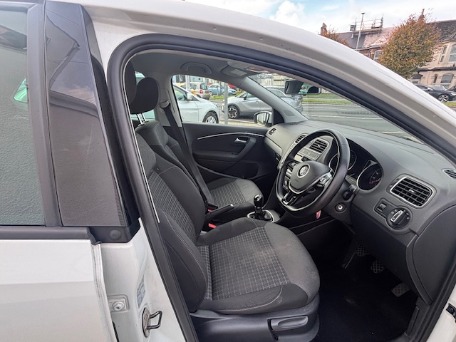 
								VOLKSWAGEN POLO 10 75 Match 5dr full									