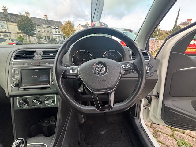 
								VOLKSWAGEN POLO 10 75 Match 5dr full									