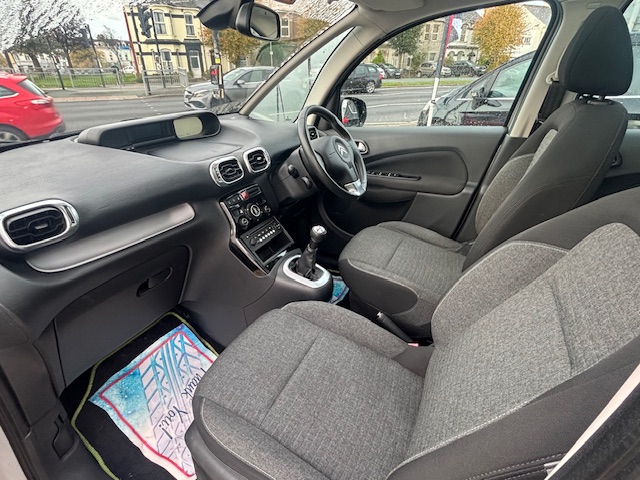 
								2016 CITROEN C3 PICASSO 1.6 BlueHDi Platinum 5dr full									