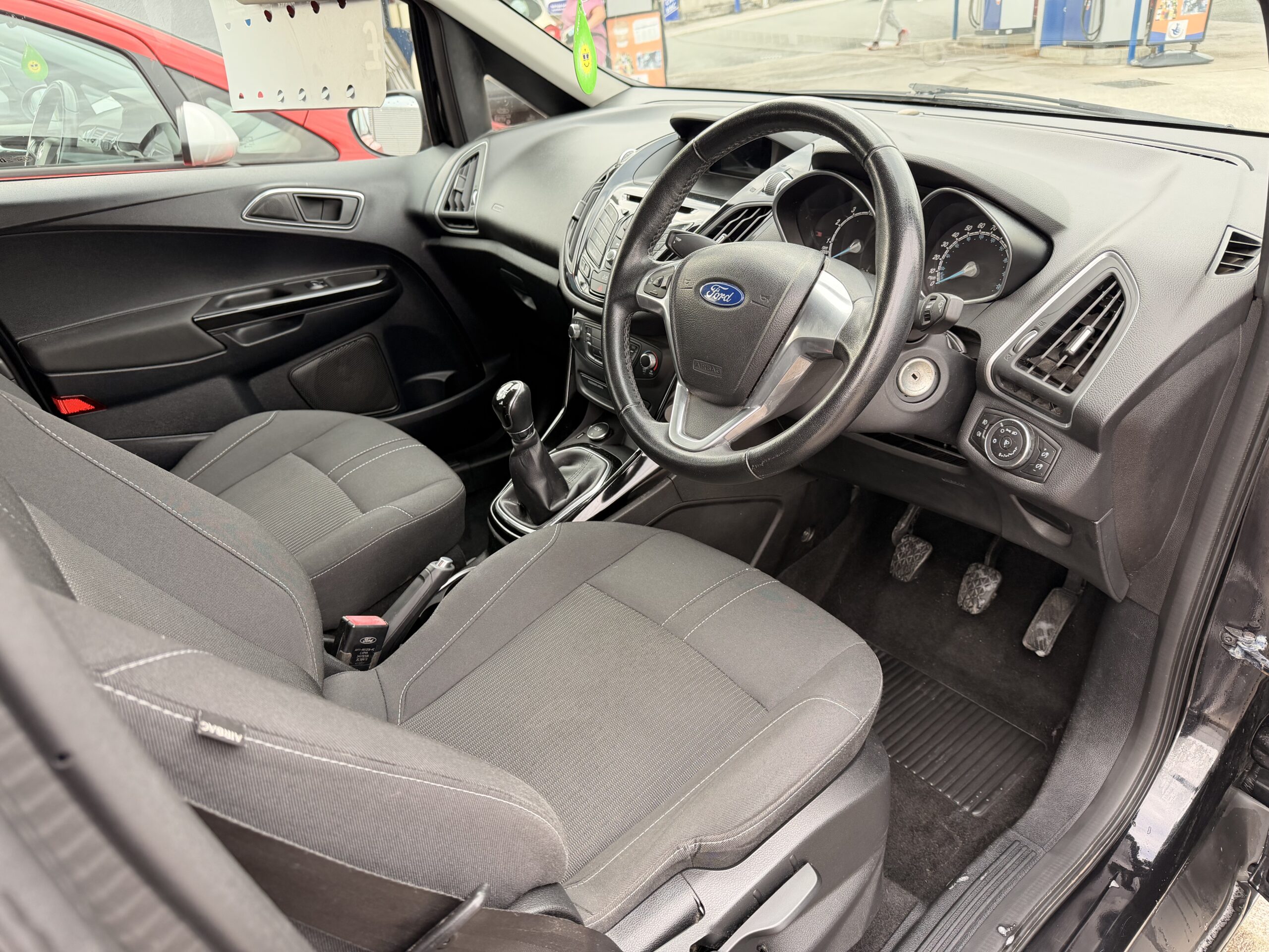 
								FORD B-MAX 1.0 EcoBoost Zetec 5dr full									