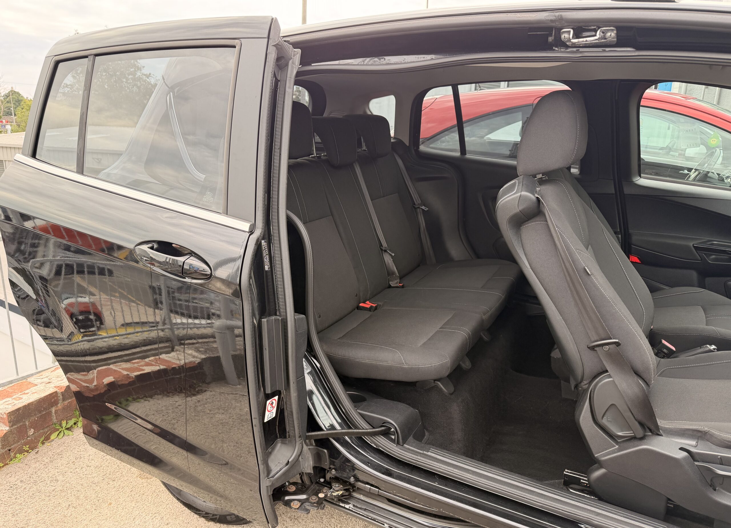 
								FORD B-MAX 1.0 EcoBoost Zetec 5dr full									