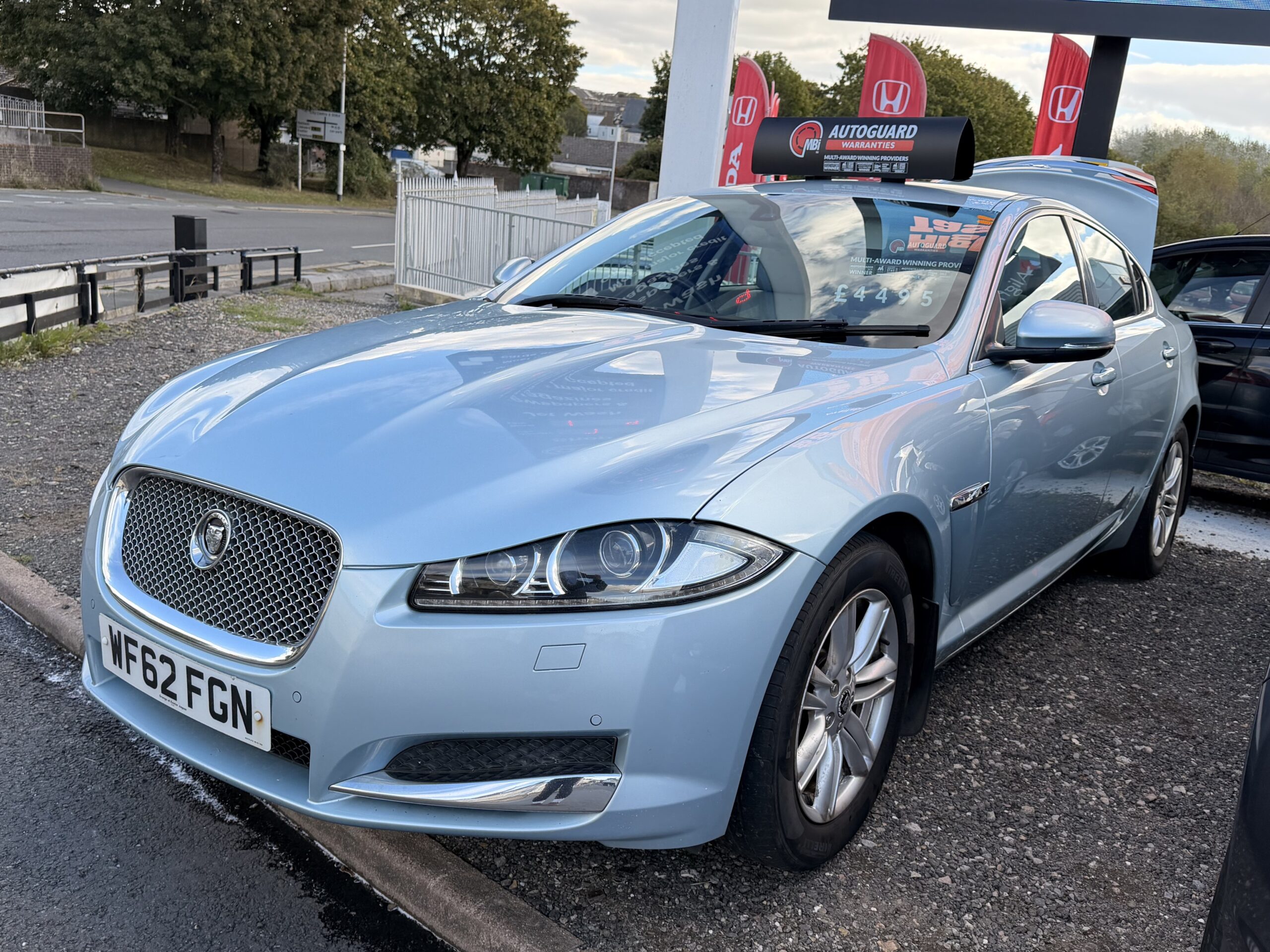 
								JAGUAR XF 3.0d V6 Luxury 4dr Auto full									