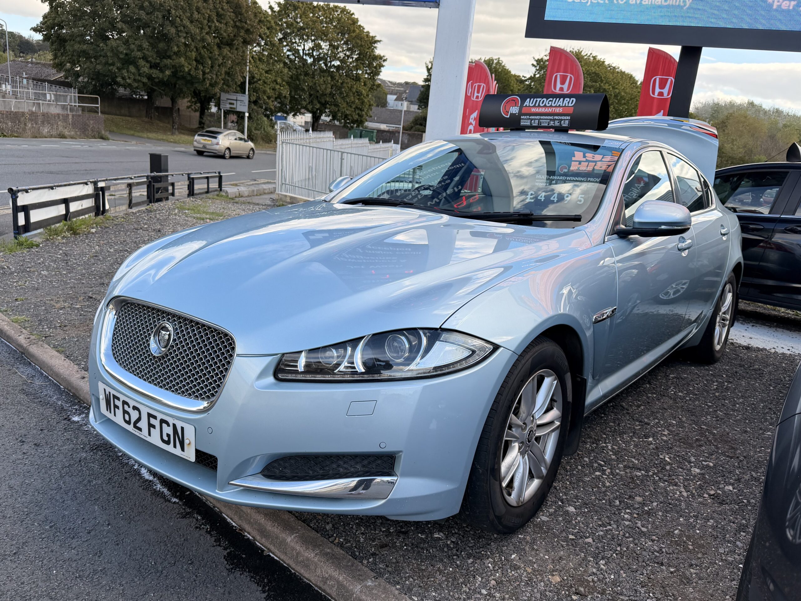 
								JAGUAR XF 3.0d V6 Luxury 4dr Auto full									