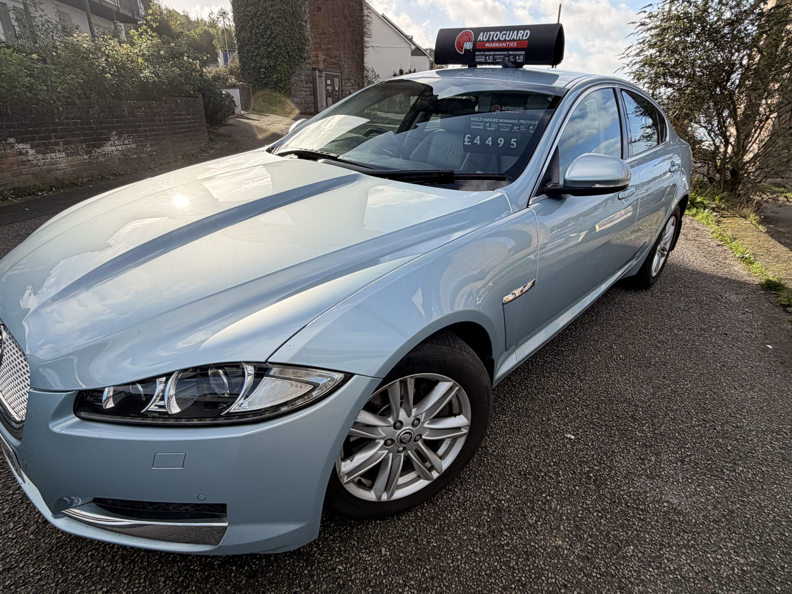 
								JAGUAR XF 3.0d V6 Luxury 4dr Auto full									