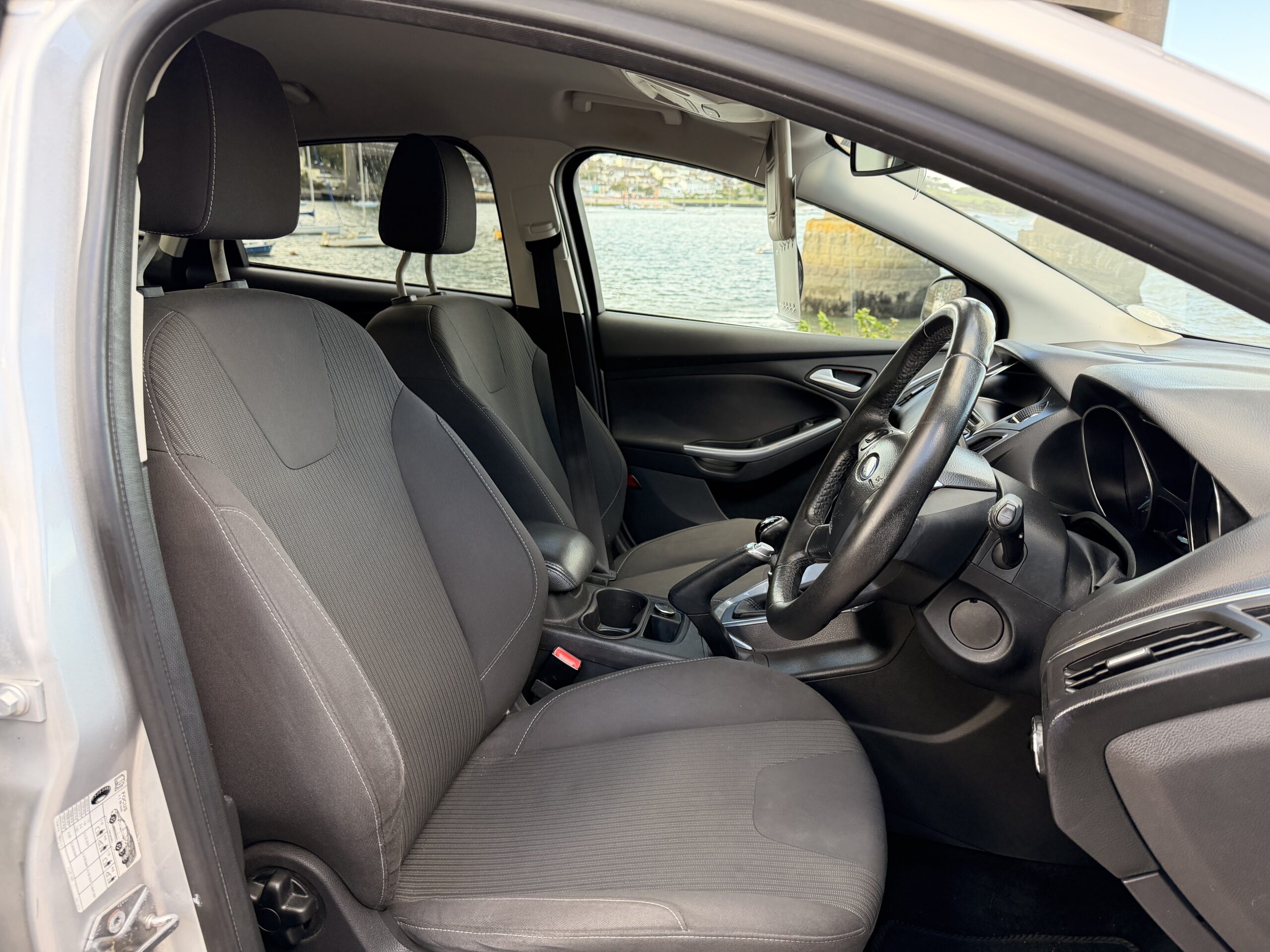 
								FORD FOCUS 1.6 TDCi 115 Titanium 5dr full									