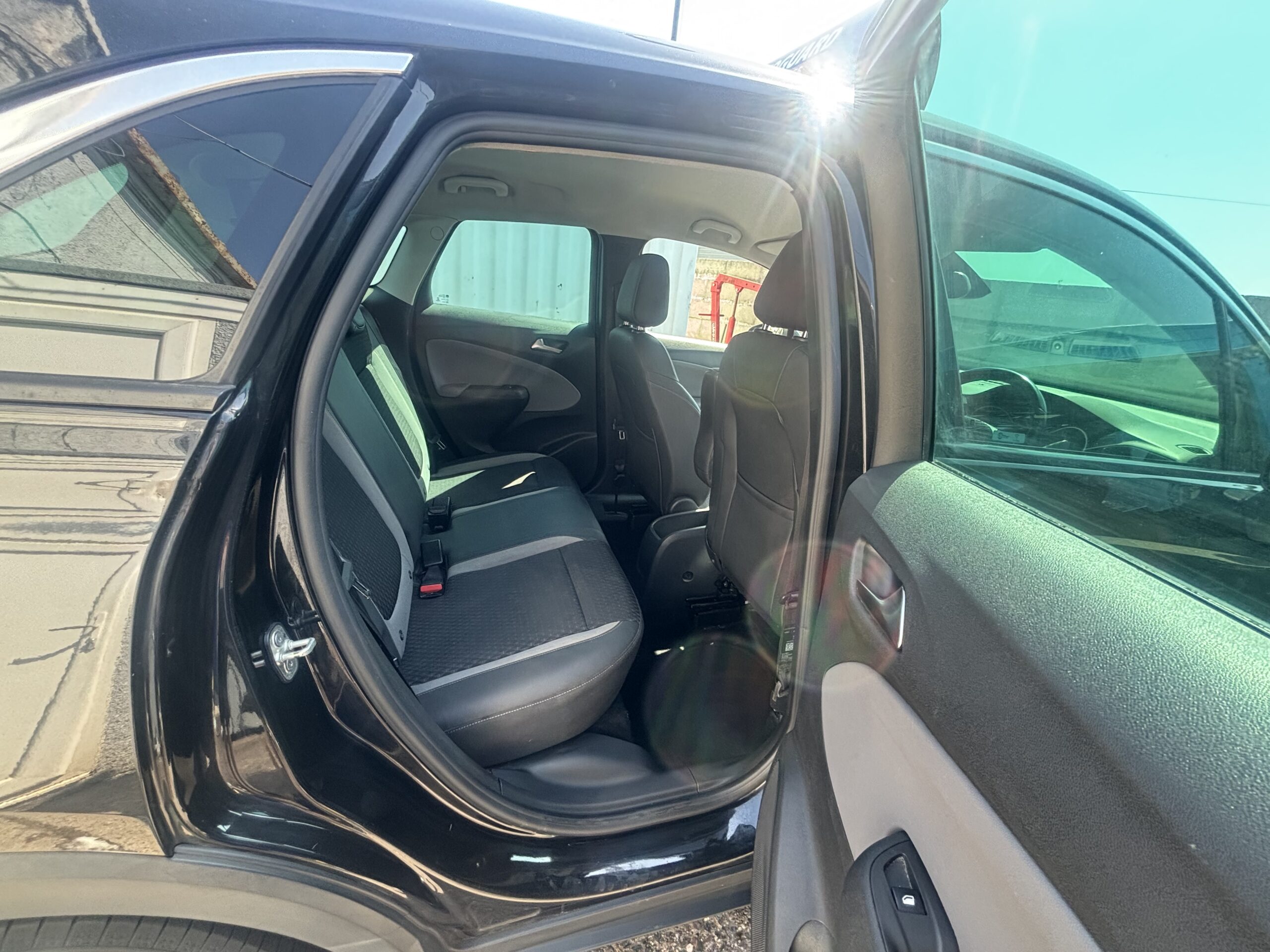 
								2018 VAUXHALL CROSSLAND X 12 Elite 5dr full									