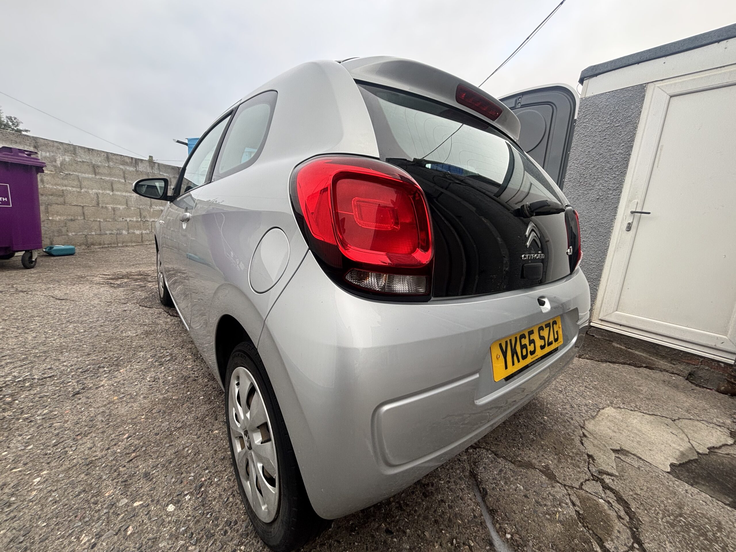 
								2015 CITROEN C1 10 VTi Feel 3dr full									