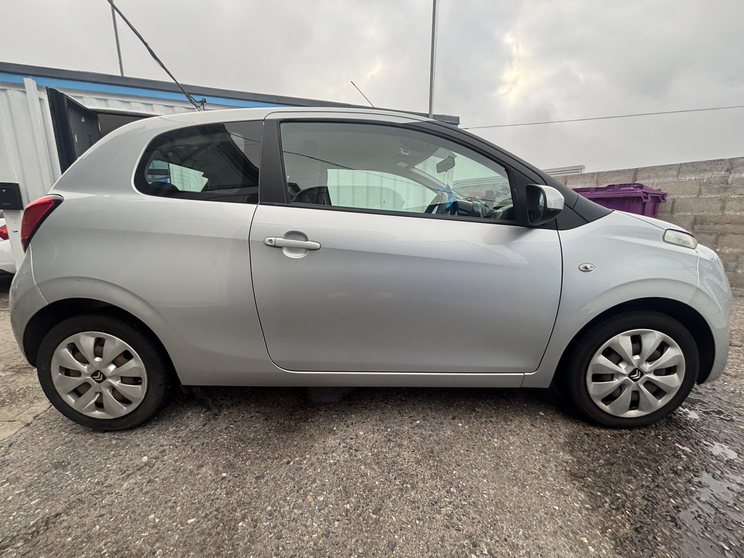 
								2015 CITROEN C1 10 VTi Feel 3dr full									