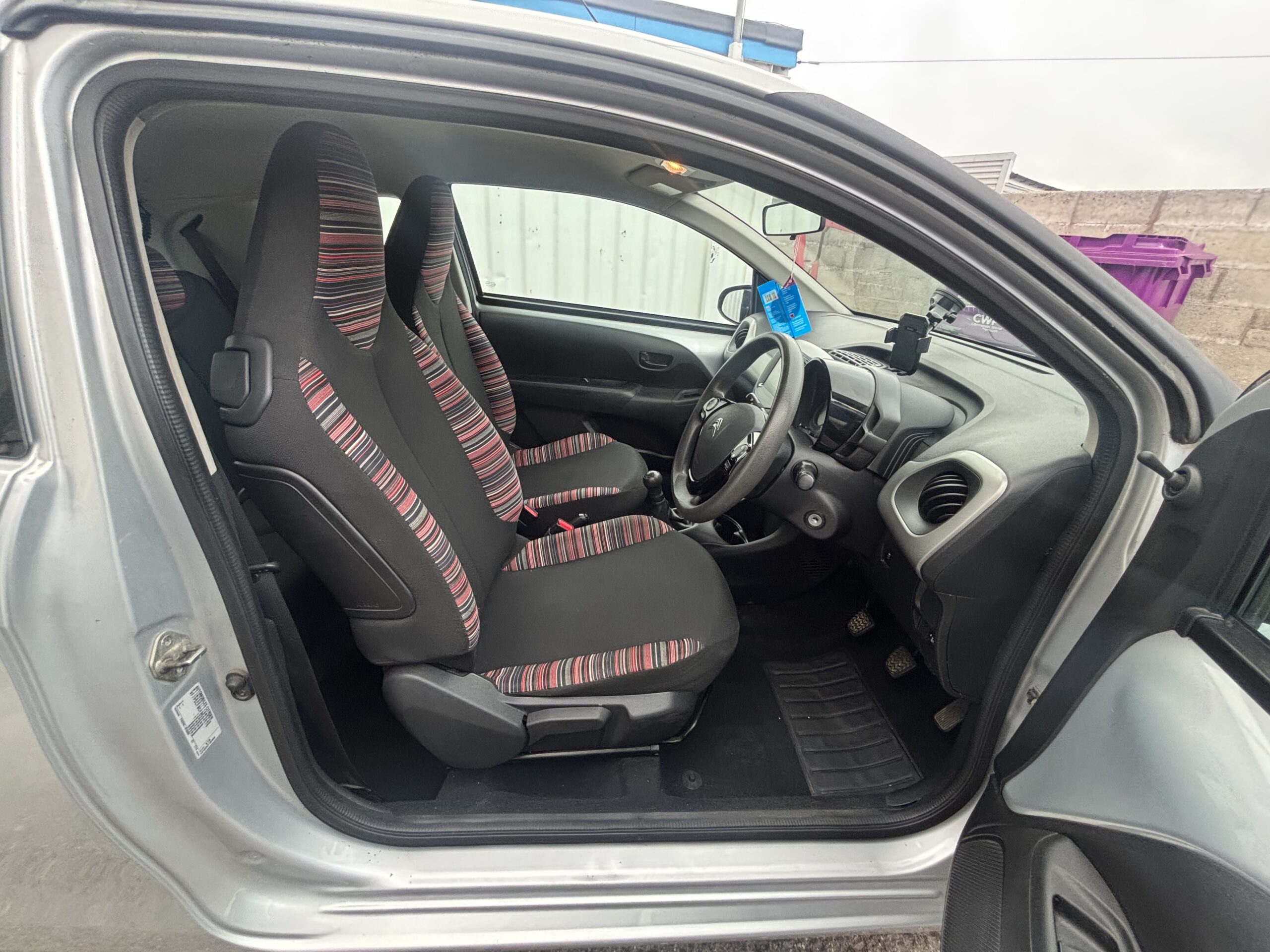 
								2015 CITROEN C1 10 VTi Feel 3dr full									