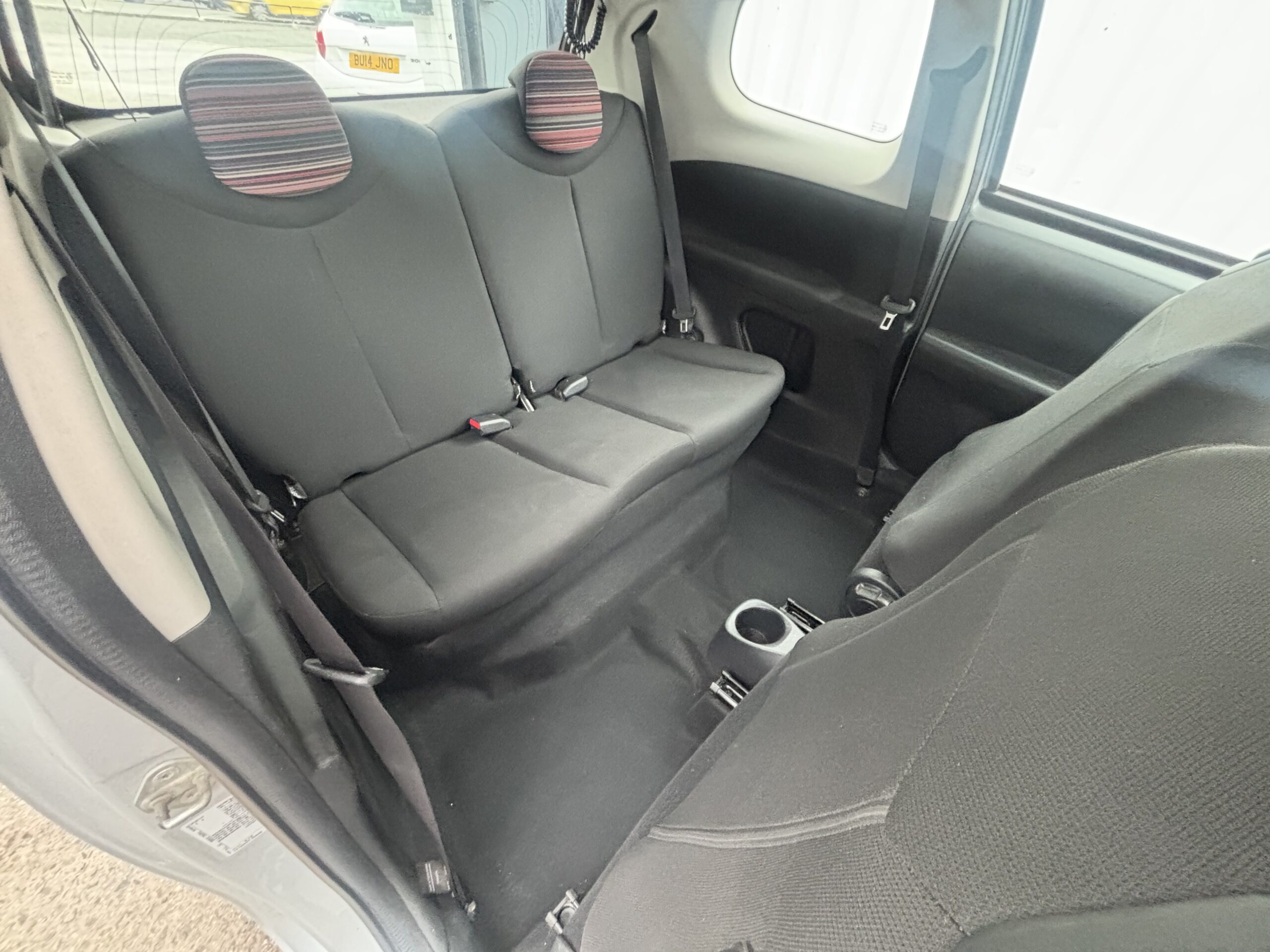 
								2015 CITROEN C1 10 VTi Feel 3dr full									