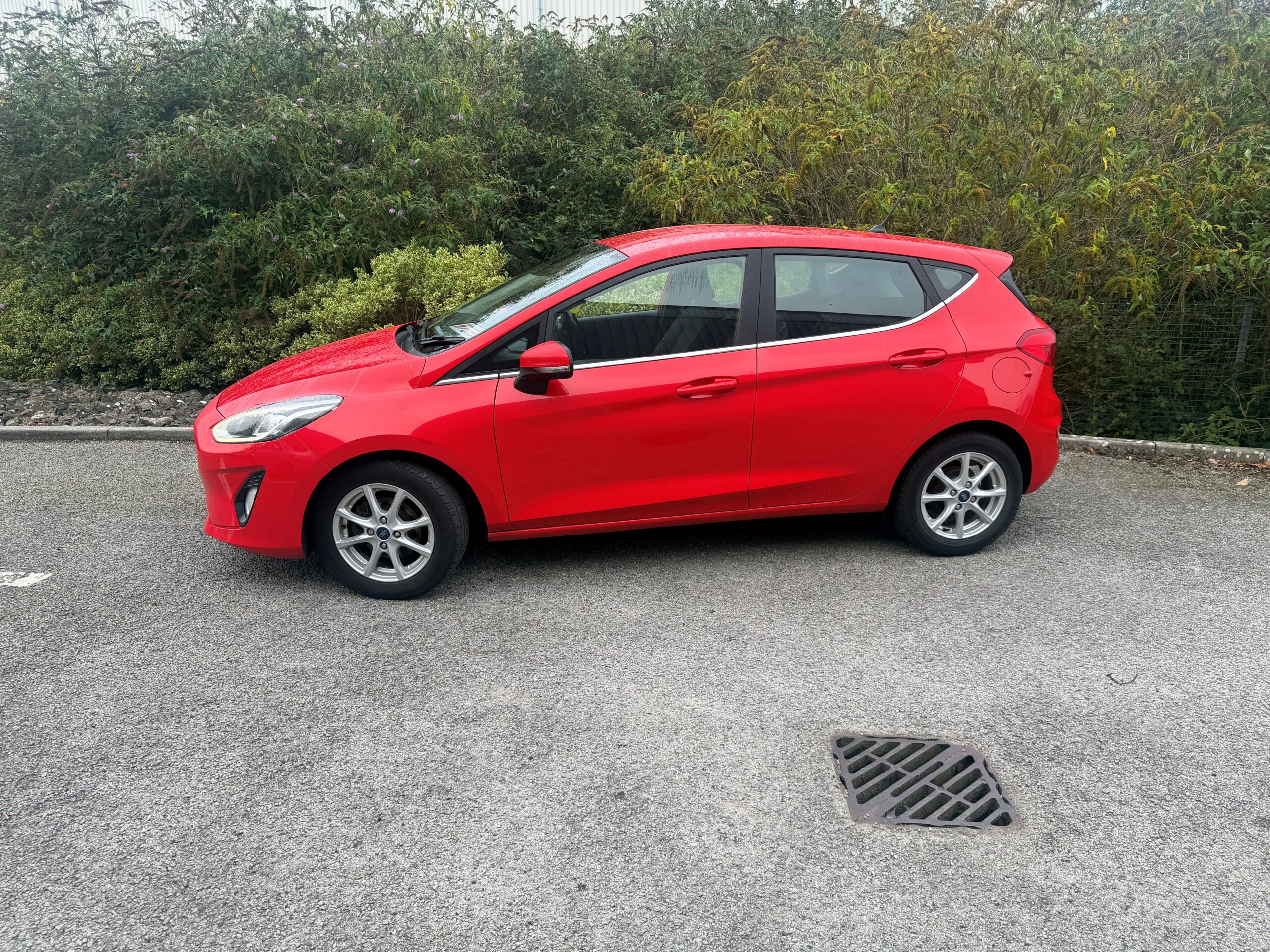 								FORD FIESTA 1.0 EcoBoost Zetec 5dr full									