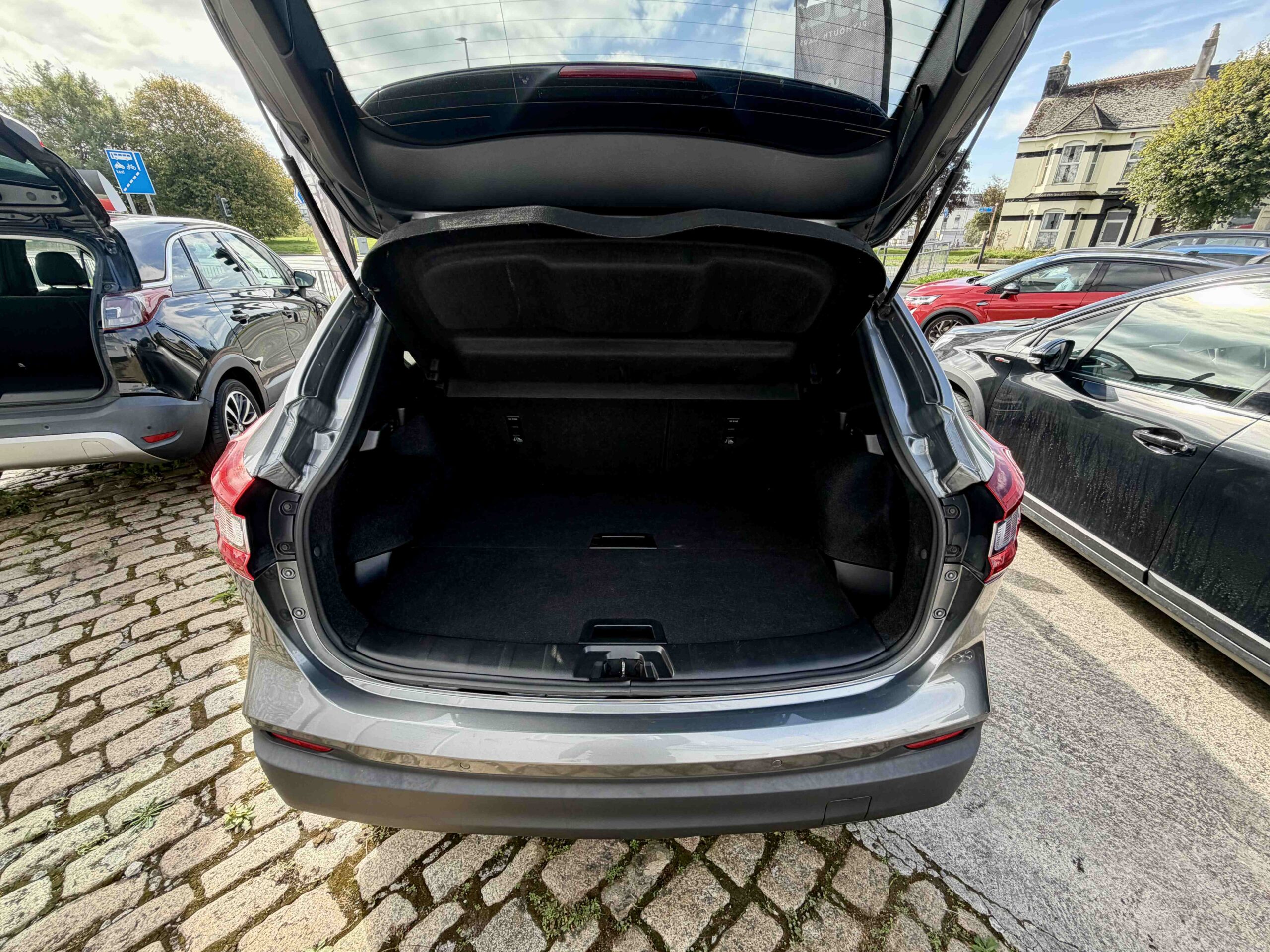 								2018 Nissan Qashqai full									